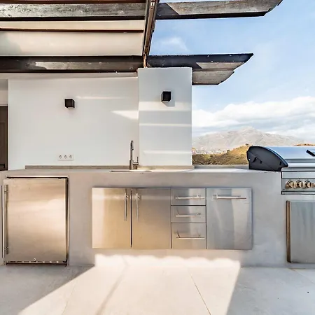 Rooftop Penthouse La Quinta Outdoor Kitchen Wifi Apartment
